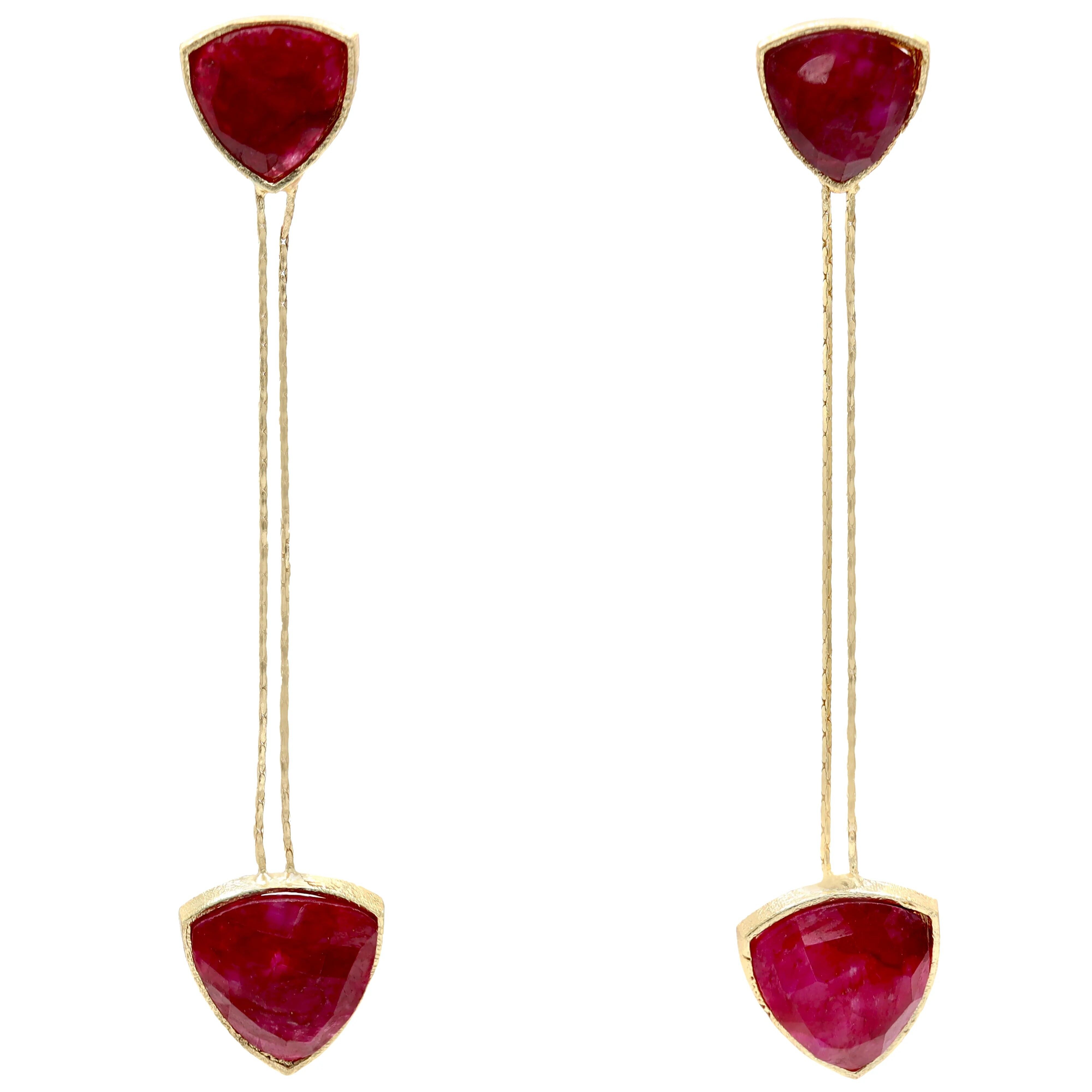 Orecchini con rubino e nasturzio