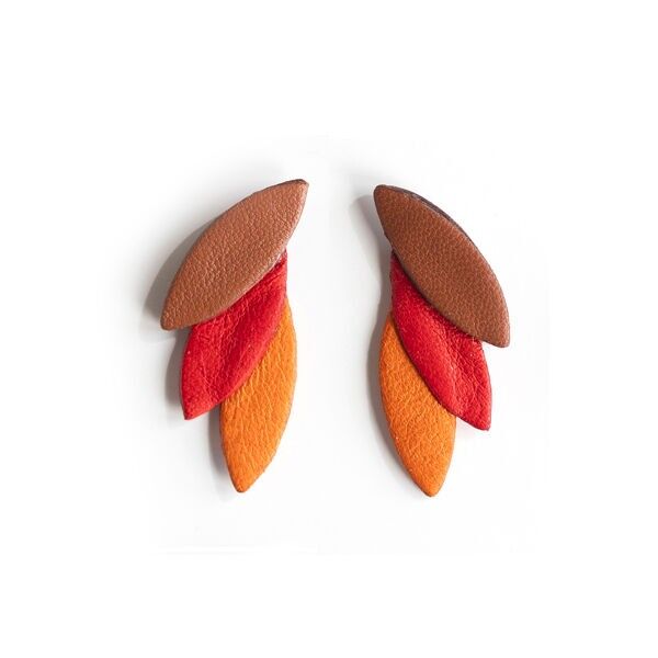 Orecchini a bottone a 3 petali in pelle marrone, rossa e arancione