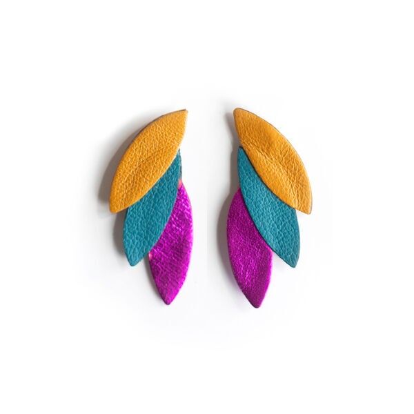 Orecchini a bottone a 3 petali in pelle giallo ocra, blu lapislazzuli e fucsia metallizzato