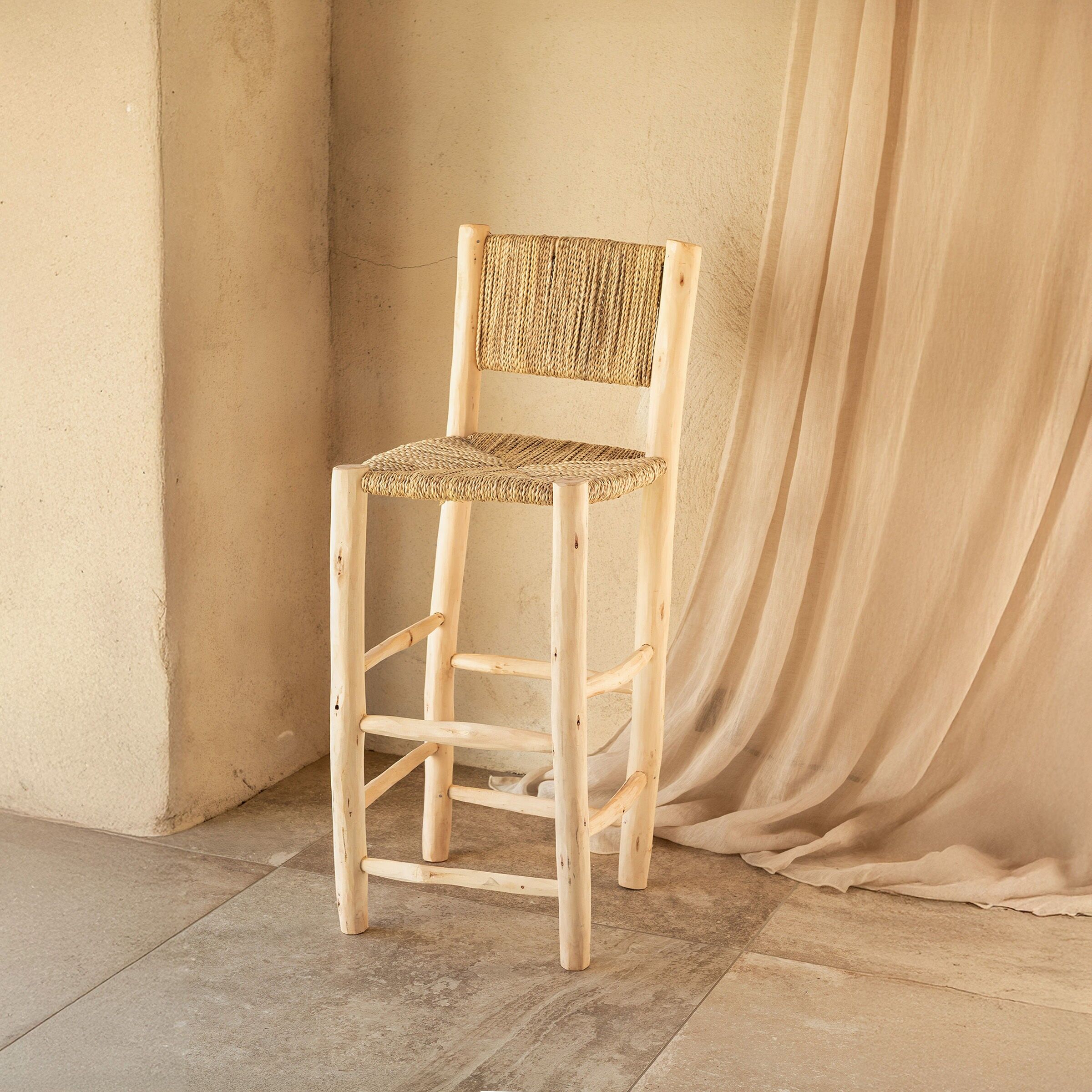 Barhocker aus Holz mit gerader Rückenlehne