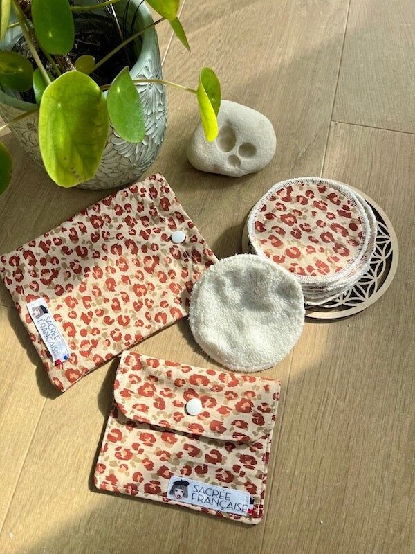 Set mit 10 waschbaren Wattepads + Etui + wasserdichtem Seifenbeutel