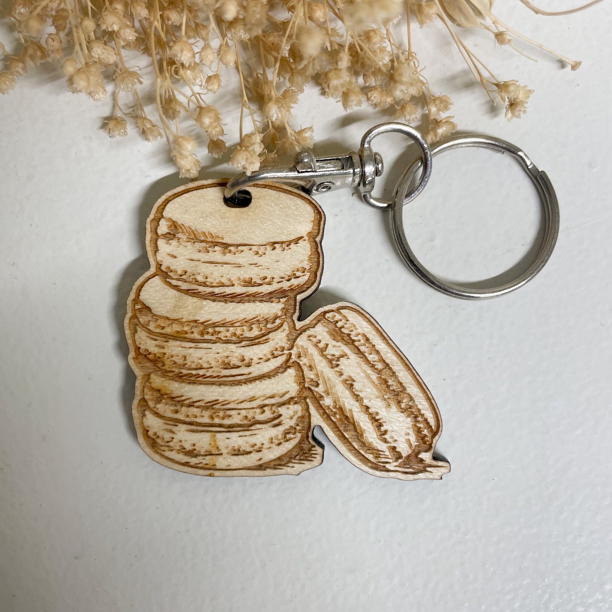 Customizable wooden macaron keychain