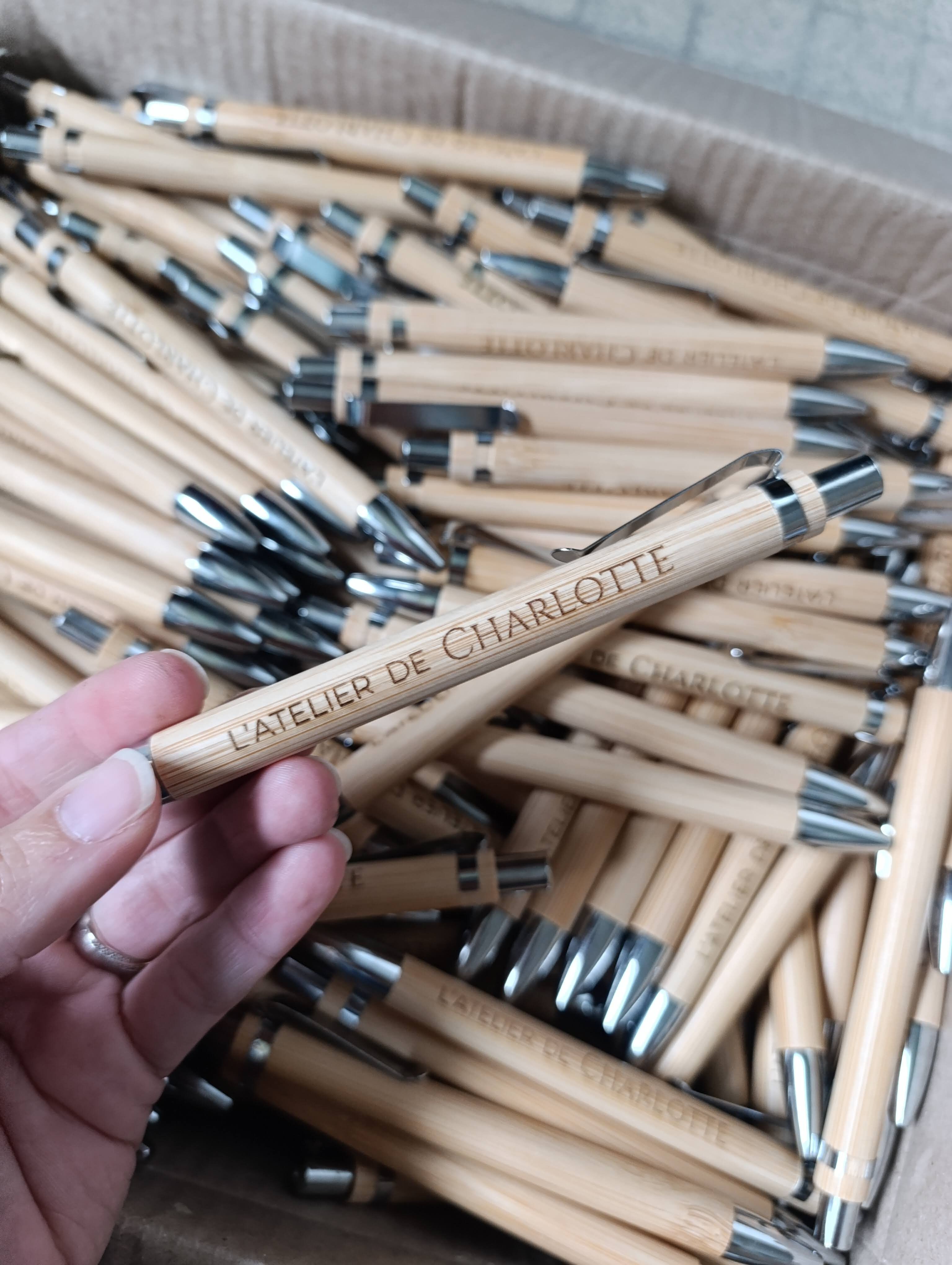 Lápiz de grabado Bic recubierto de madera