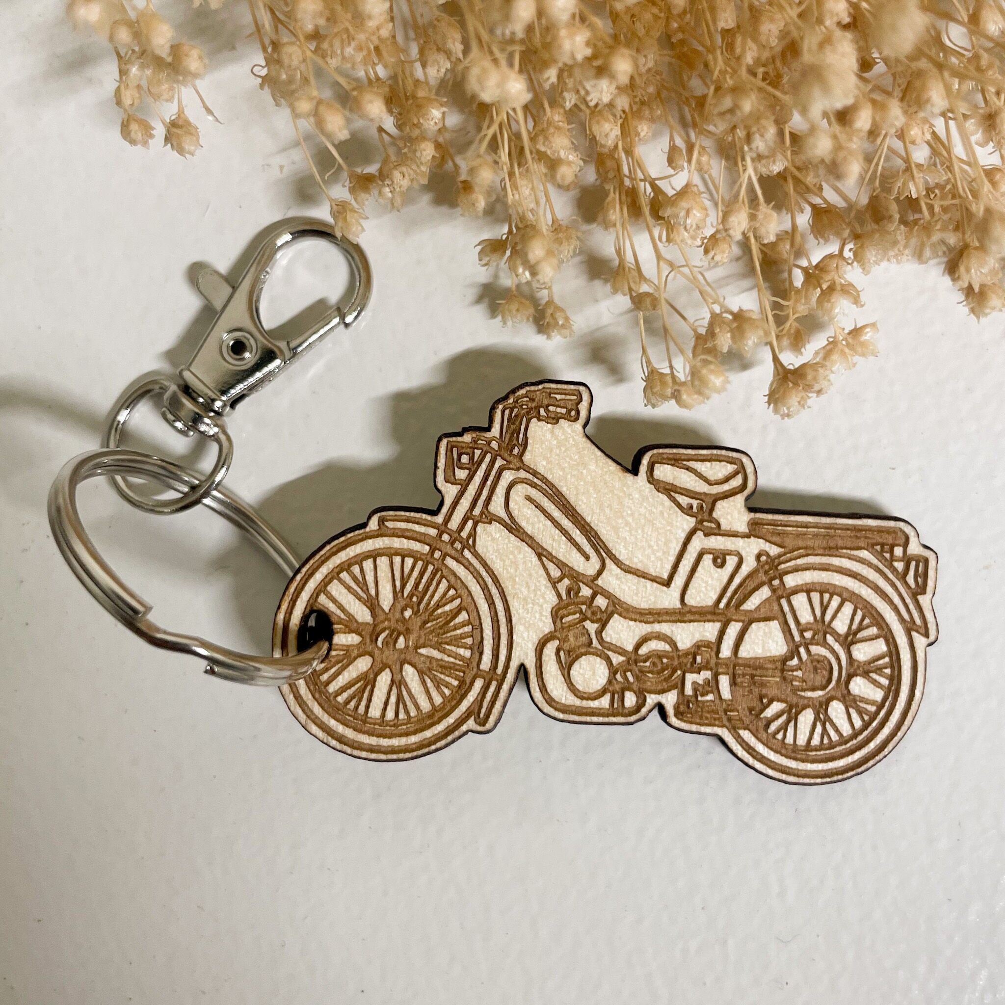 Porte-clés mobylette personnalisable bois