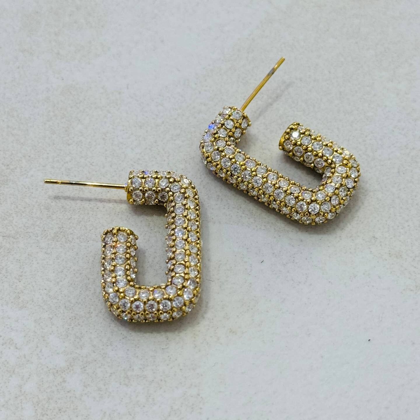 Orecchini geometrici rettangolari solidi con zirconi bianchi