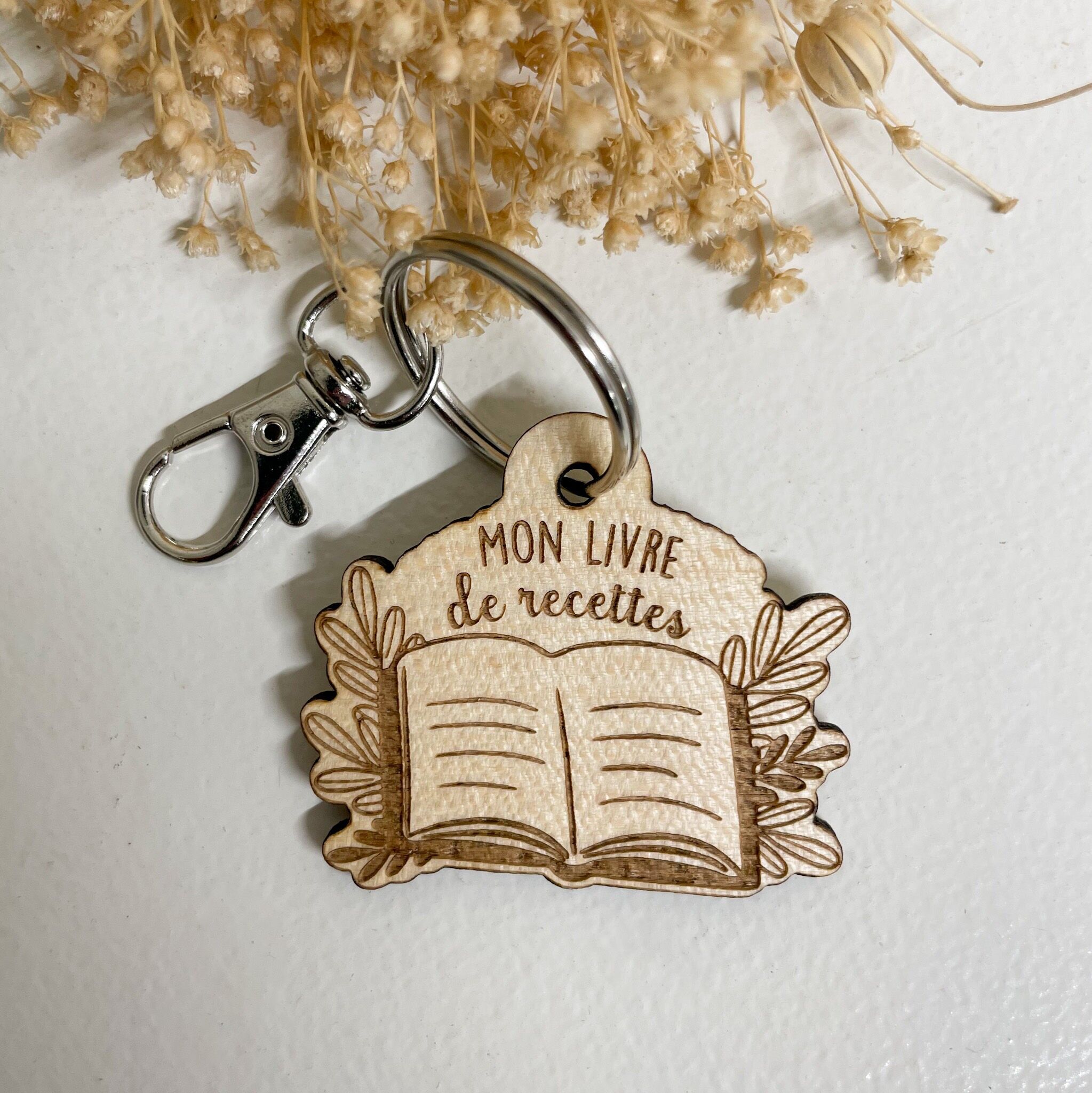 Customizable wooden recipe book keychain