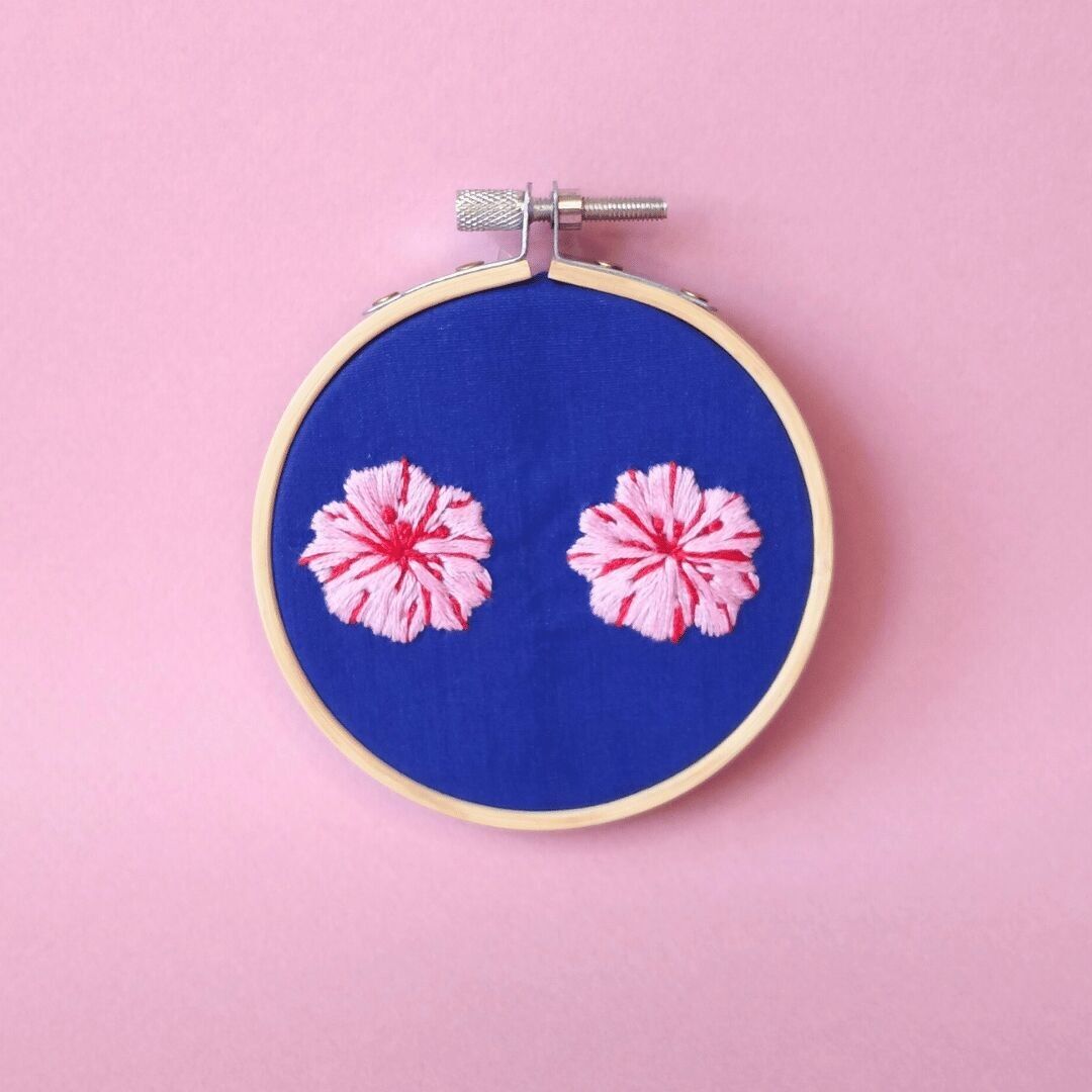 Kit de broderie Sakura | Motifs modernes fleurs de cerisiers printemps | By Camille Cauvez | Niveau débutant | 3 x 3 cm