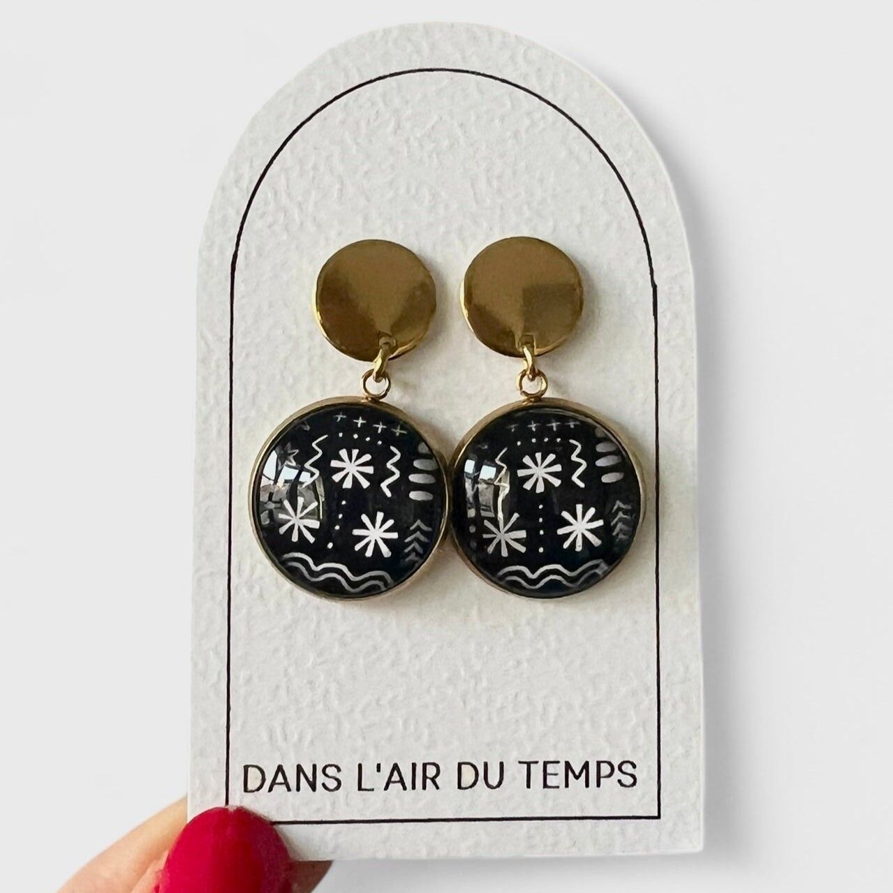 Boucles d'Oreilles motif géométrique noir et blanc finition dorée ou argentée