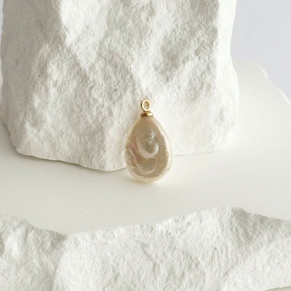 Charm Jen - Anhänger mit natürlicher Süßwasserperle