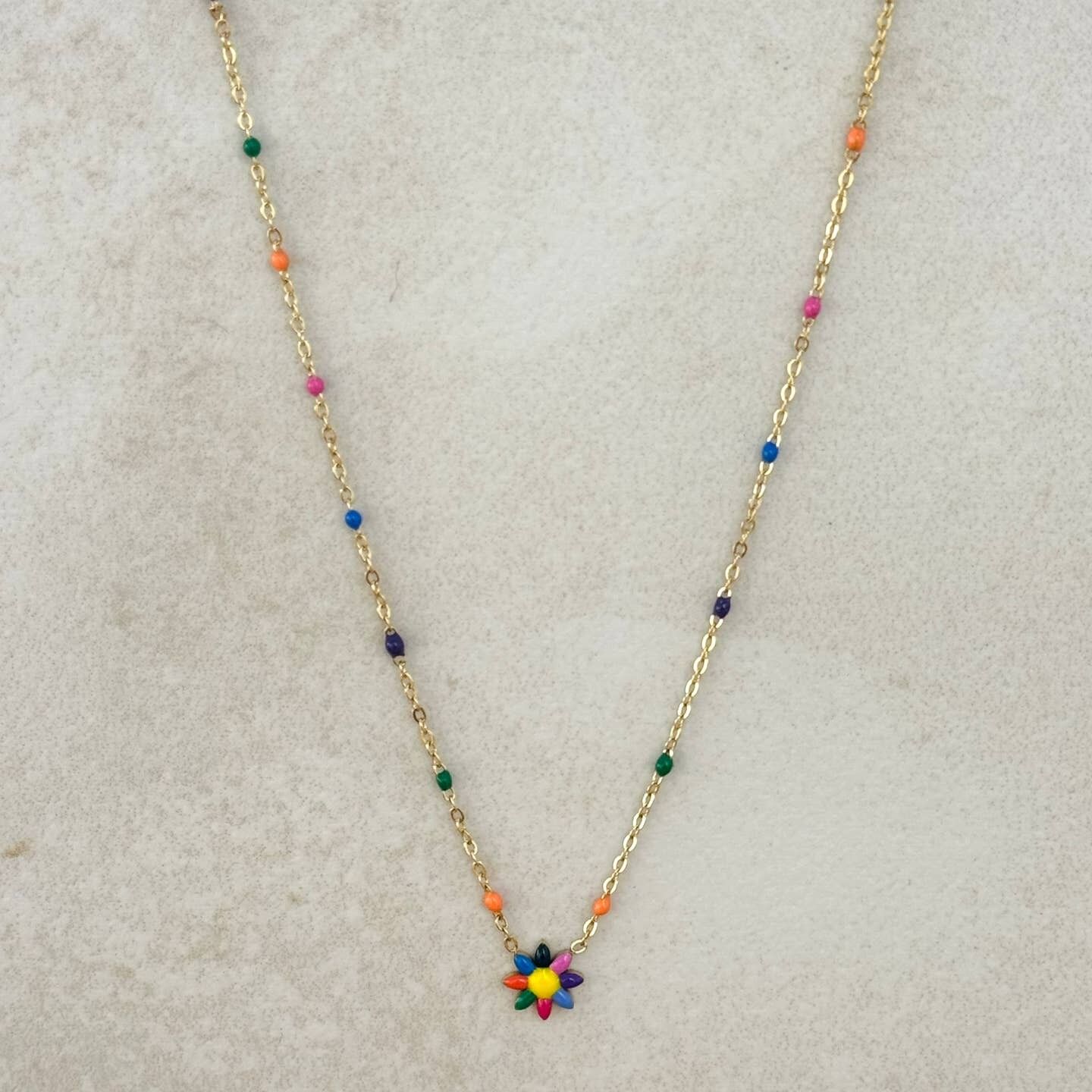 Collana floreale colorata