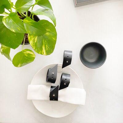 Pack 4 BLACK leather napkin rings