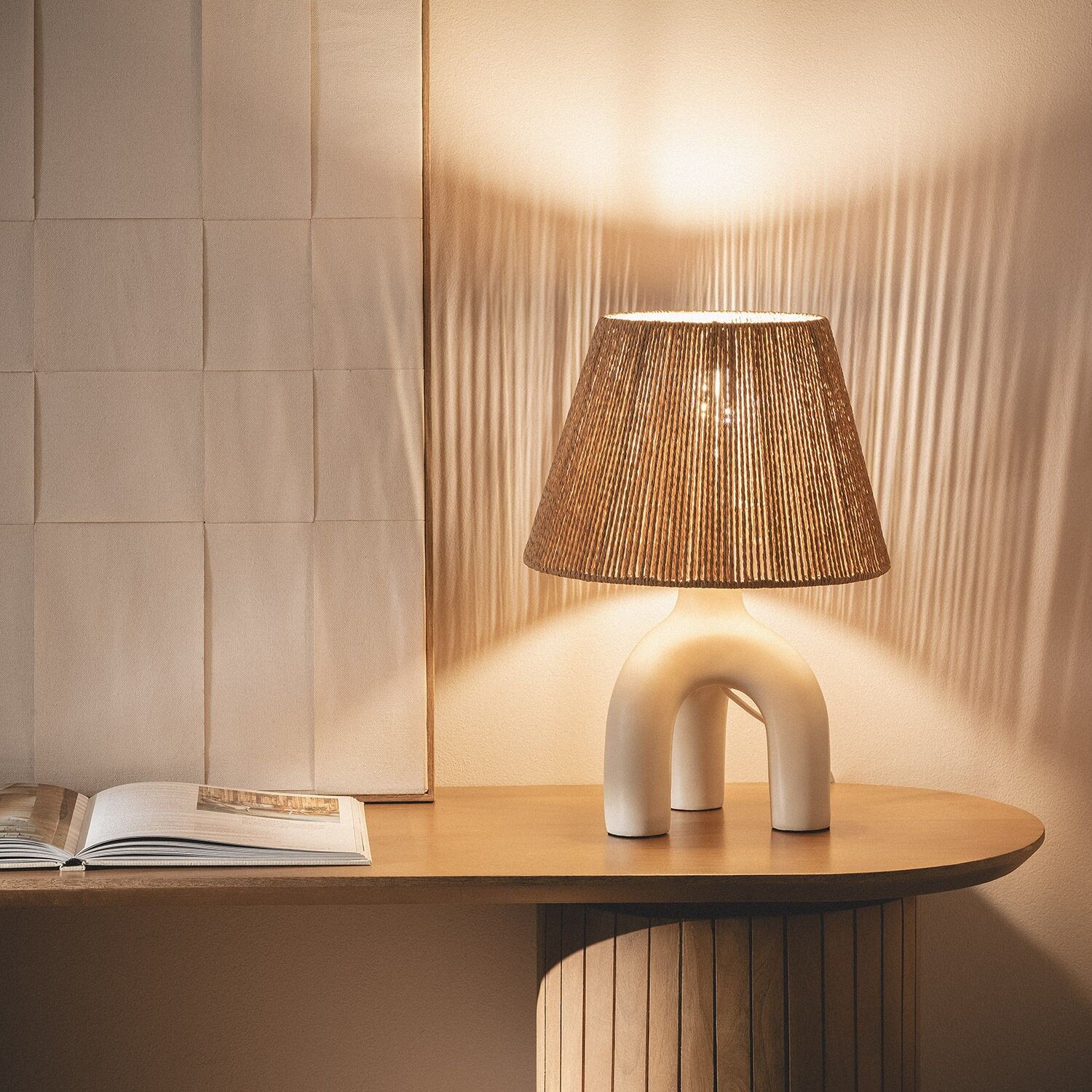 Lampe de table Ledkia Otilia en papier tressé et résine