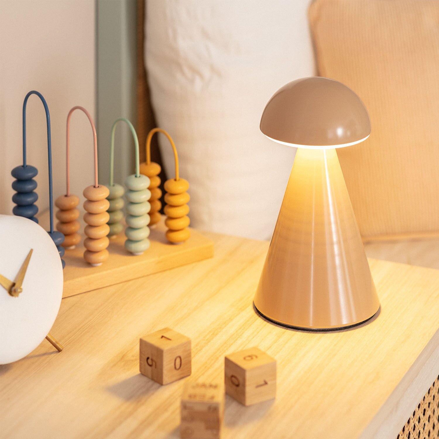 Lampe de table LED portable Azana avec batterie rechargeable USB