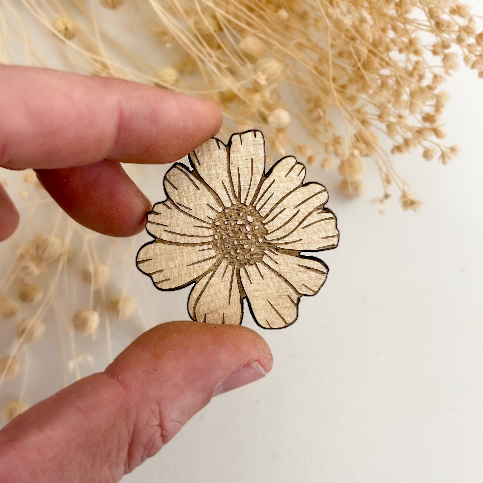 Imán de flores de madera