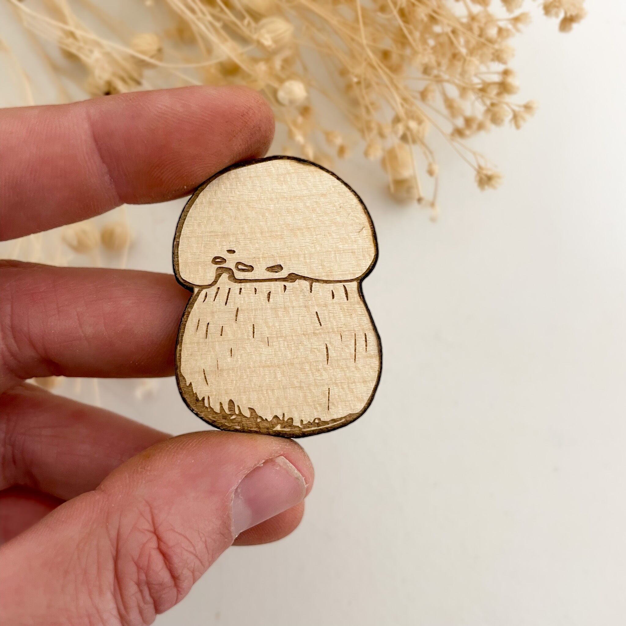 Imán de madera con forma de hongo porcini