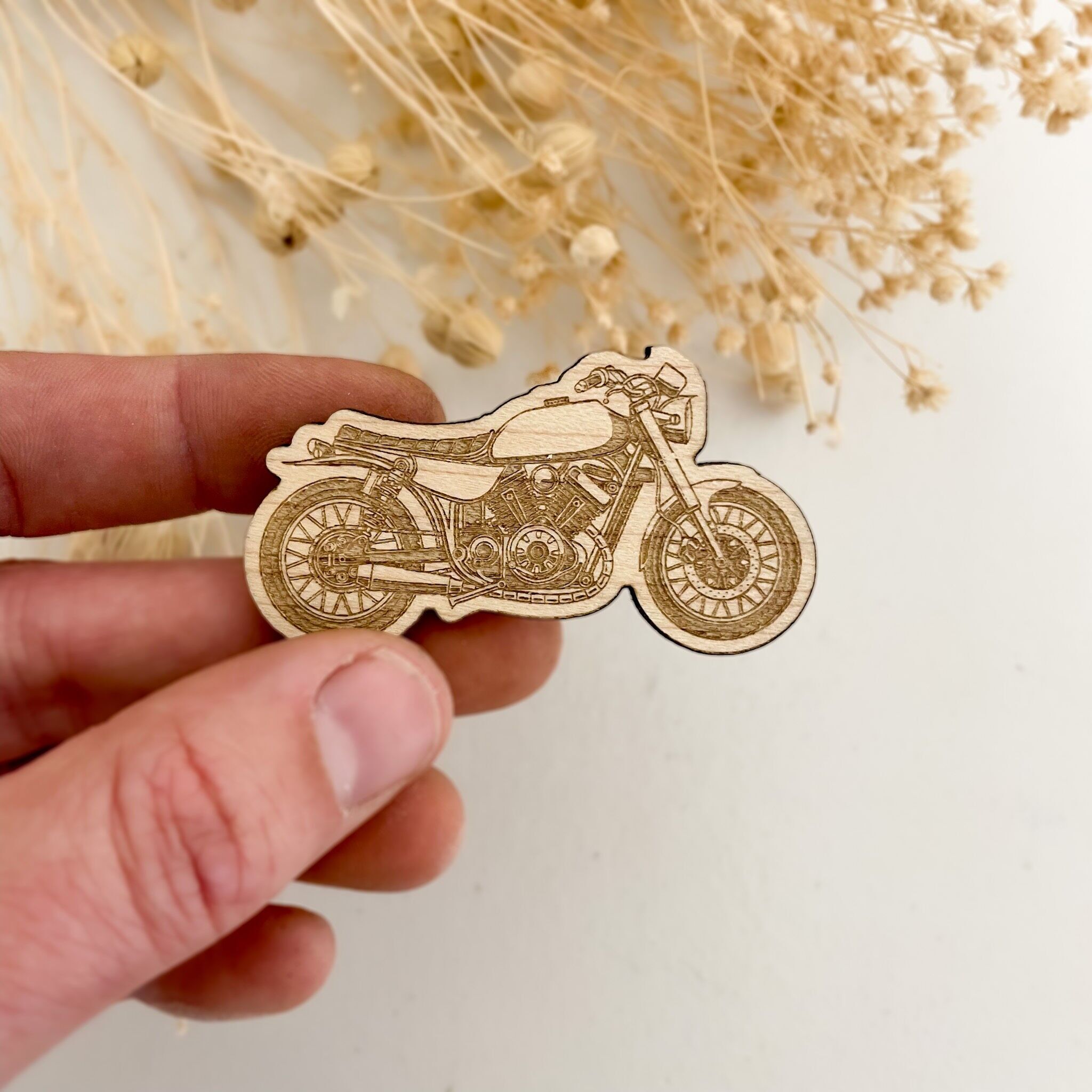 Imán de madera con forma de motocicleta cruiser