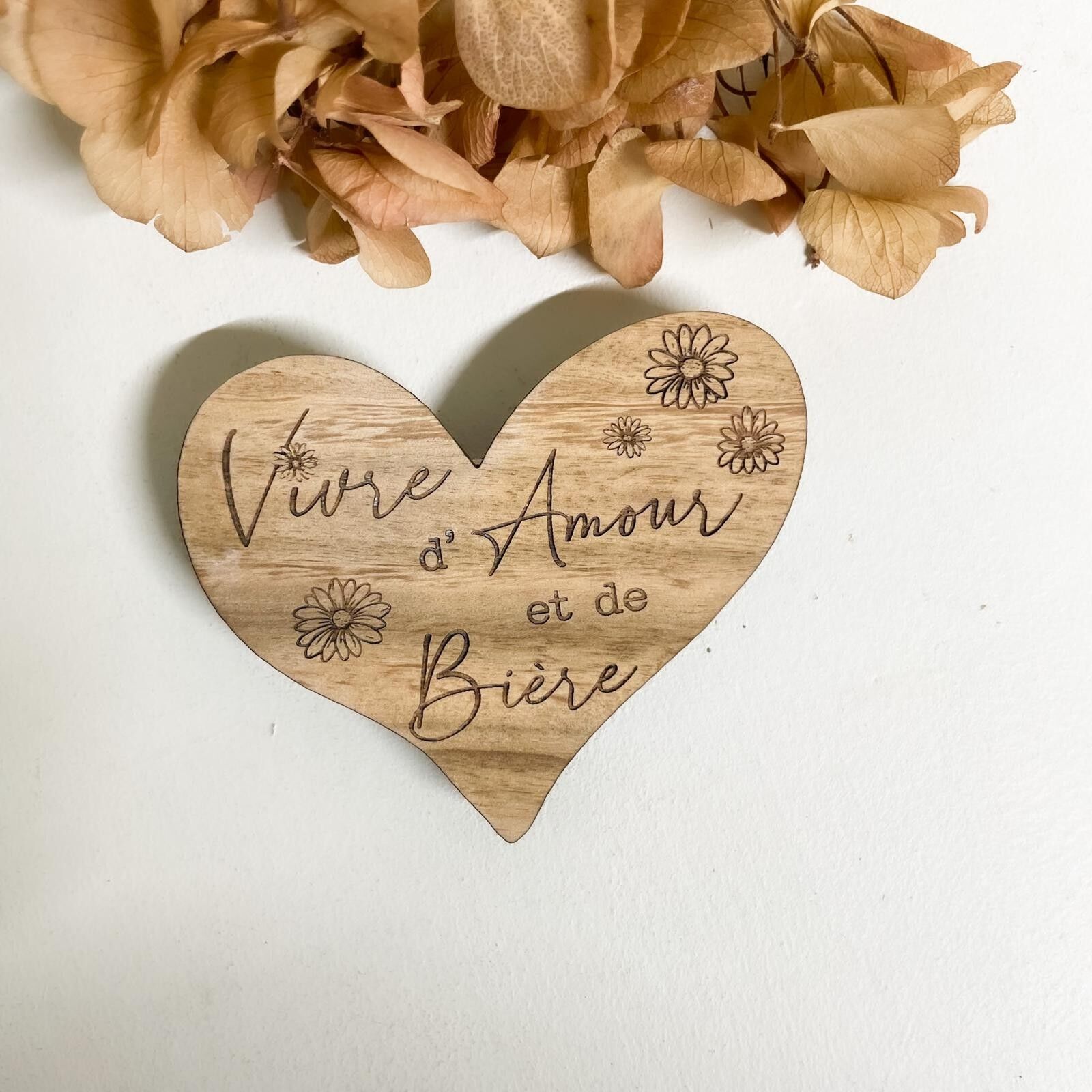 Abrebotellas de madera con forma de corazón para San Valentín