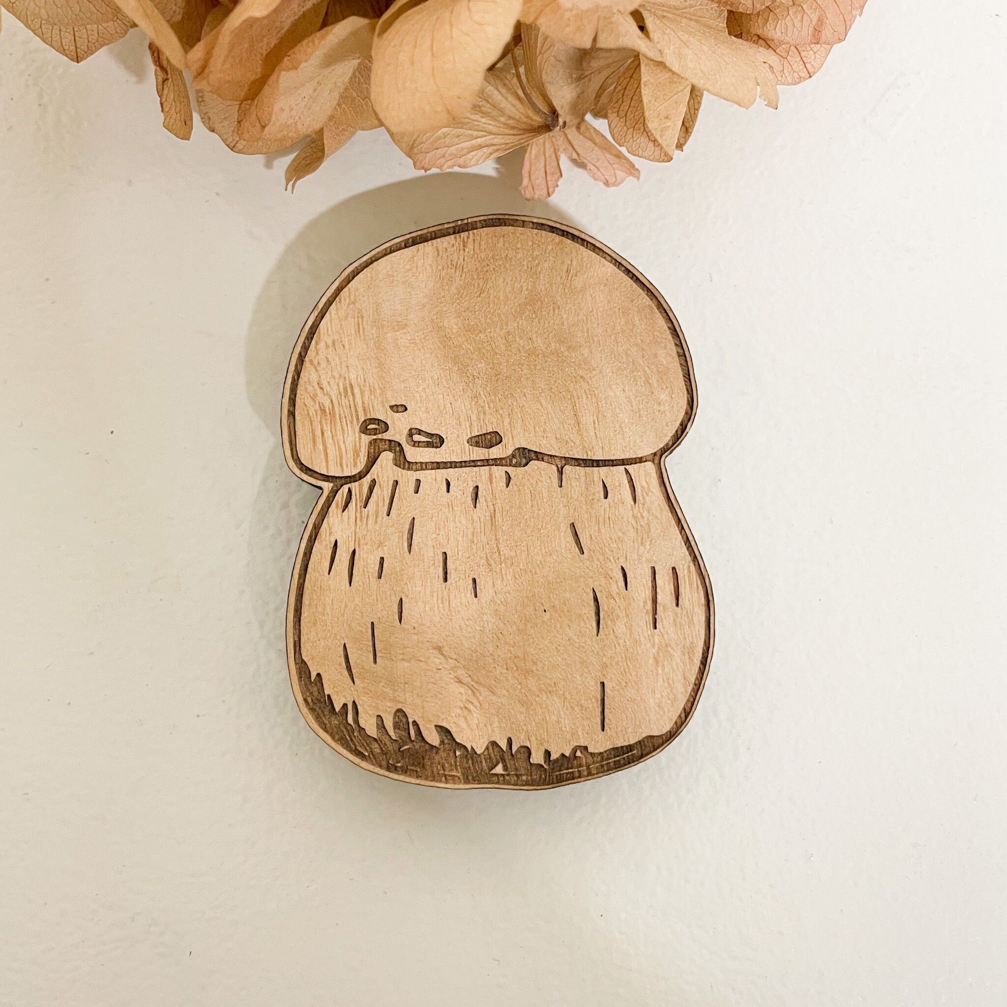 Abridor de botellas de madera con forma de hongo porcini