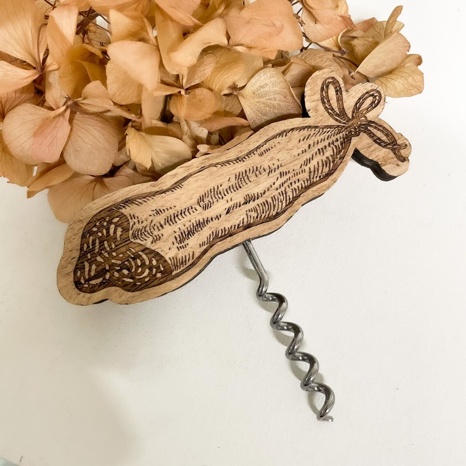 Sacacorchos de madera para salchichas