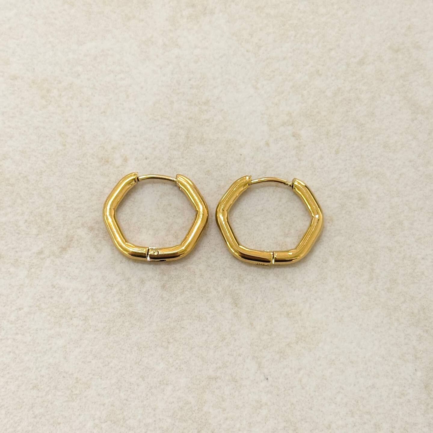 Sechseckige Creolen aus Edelstahl