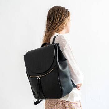 ELLE le sac à dos en cuir noir 1