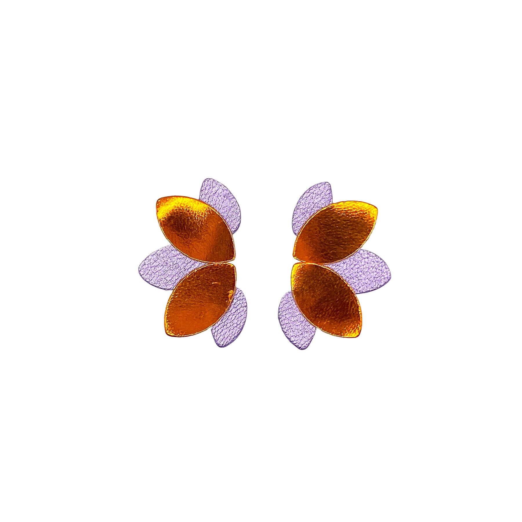Pendientes de flores de cuero morado y naranja