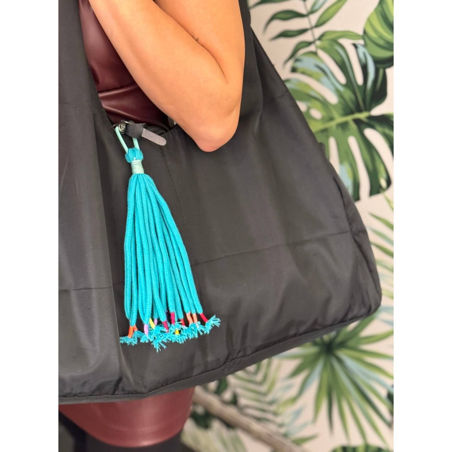 Sima Handbag Accessory w Blue Fringes