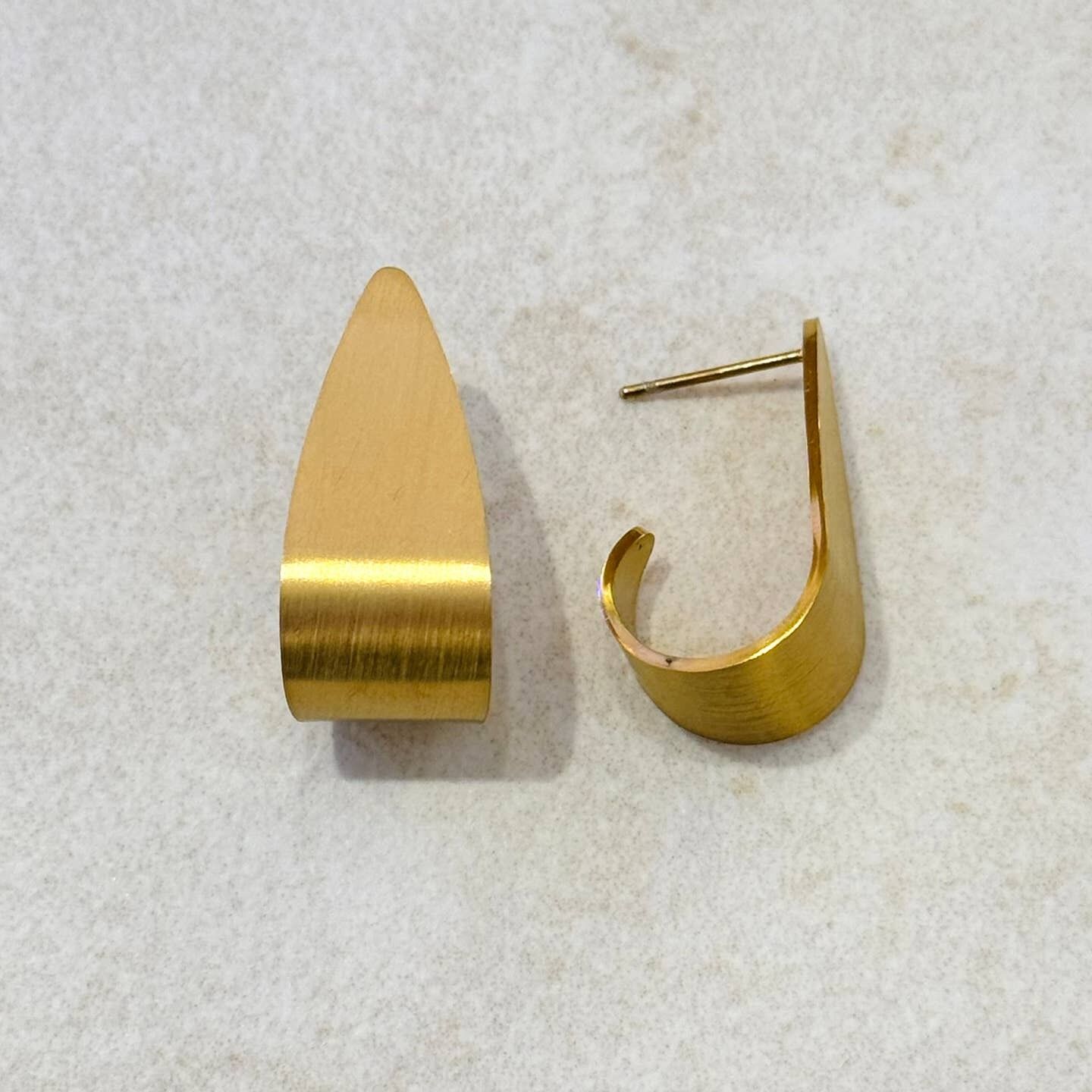 L Shape Curved Earrings 