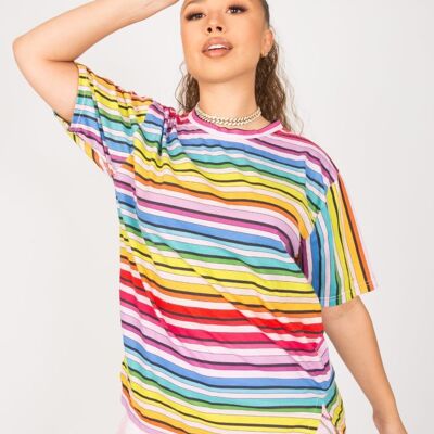 Camiseta de rayas arcoíris