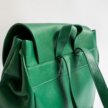 ELLE le sac à dos en cuir vert 8