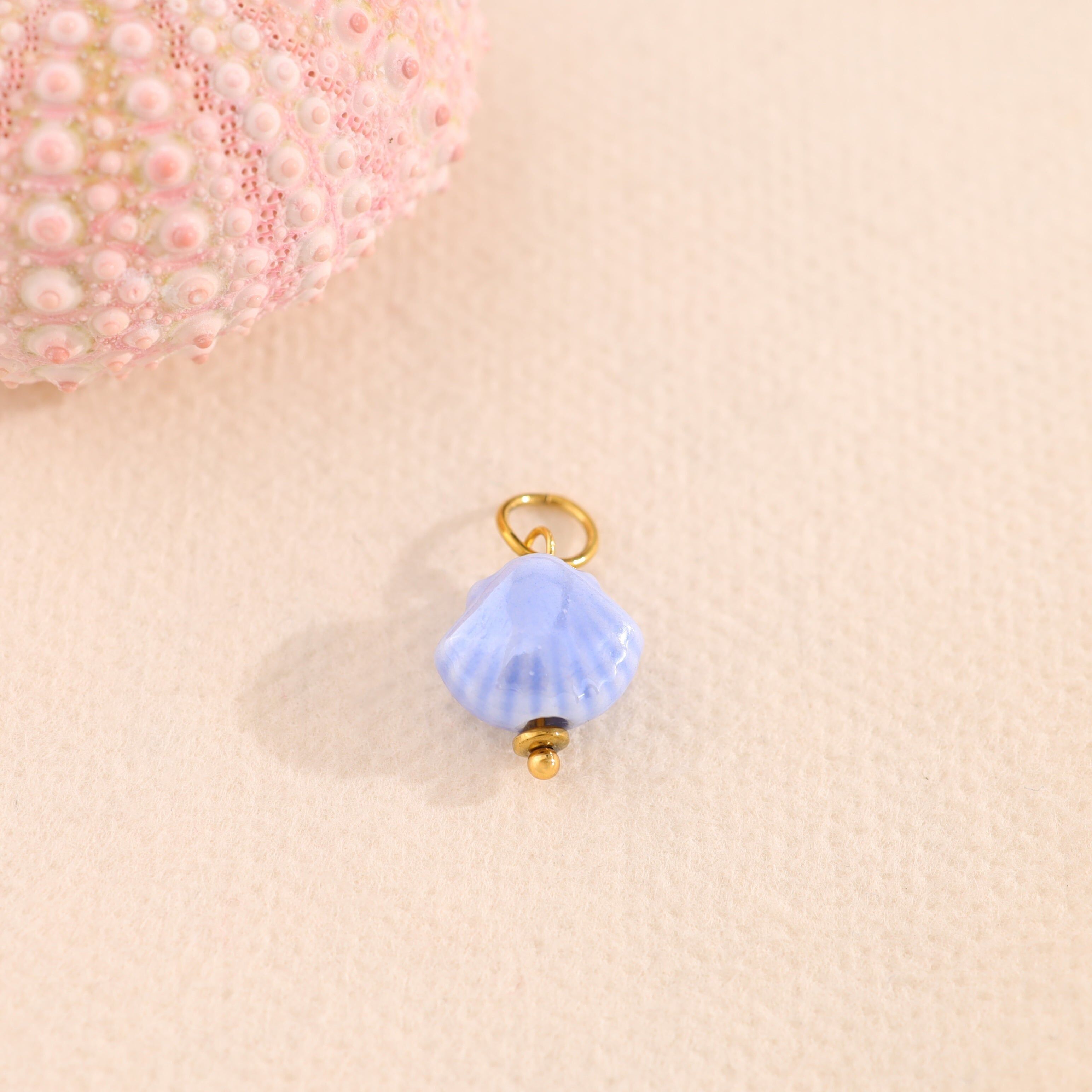 Set di 3 pendenti a forma di conchiglia in smalto blu oro