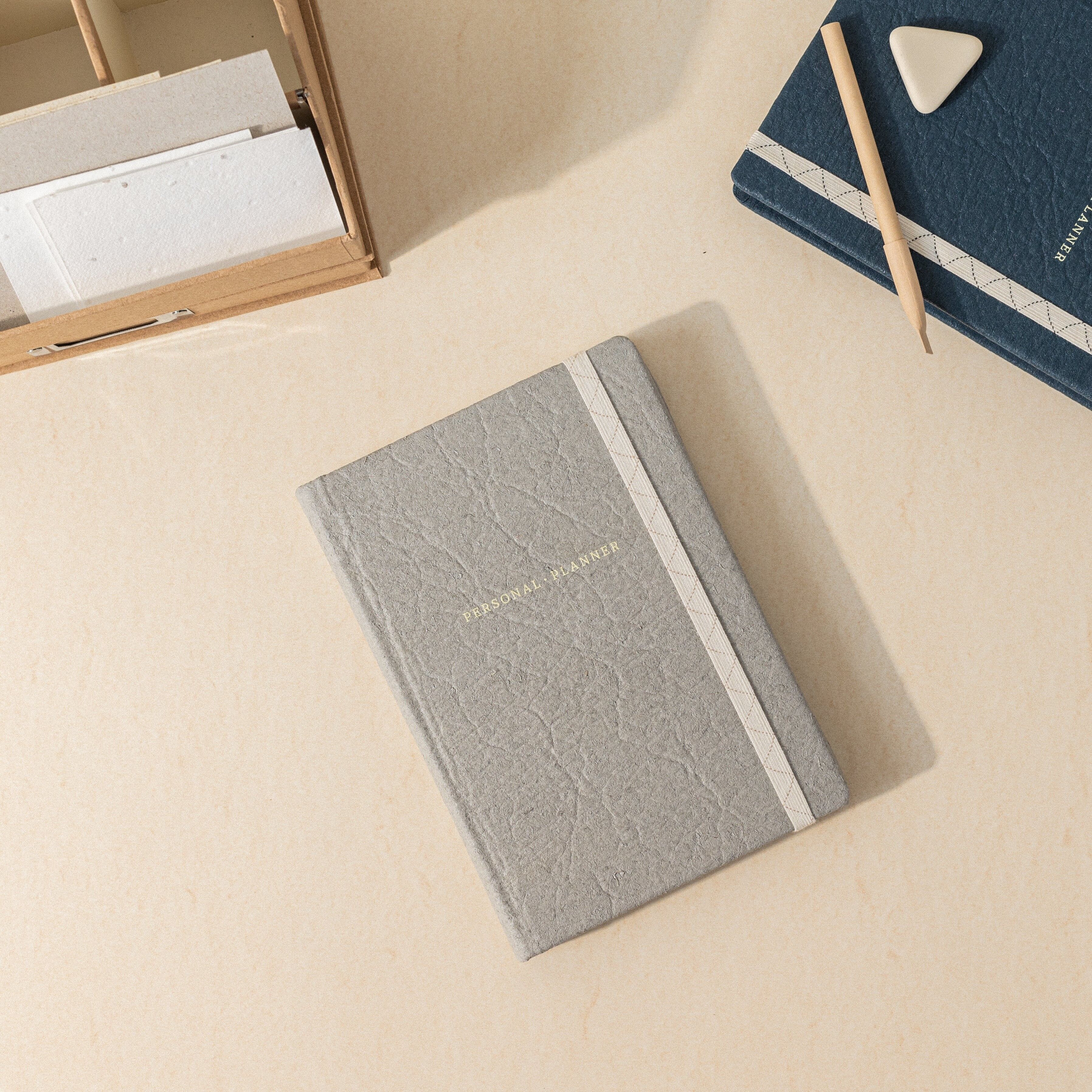 Persönlicher Planer (undatiert) · Hergestellt aus Piñatex