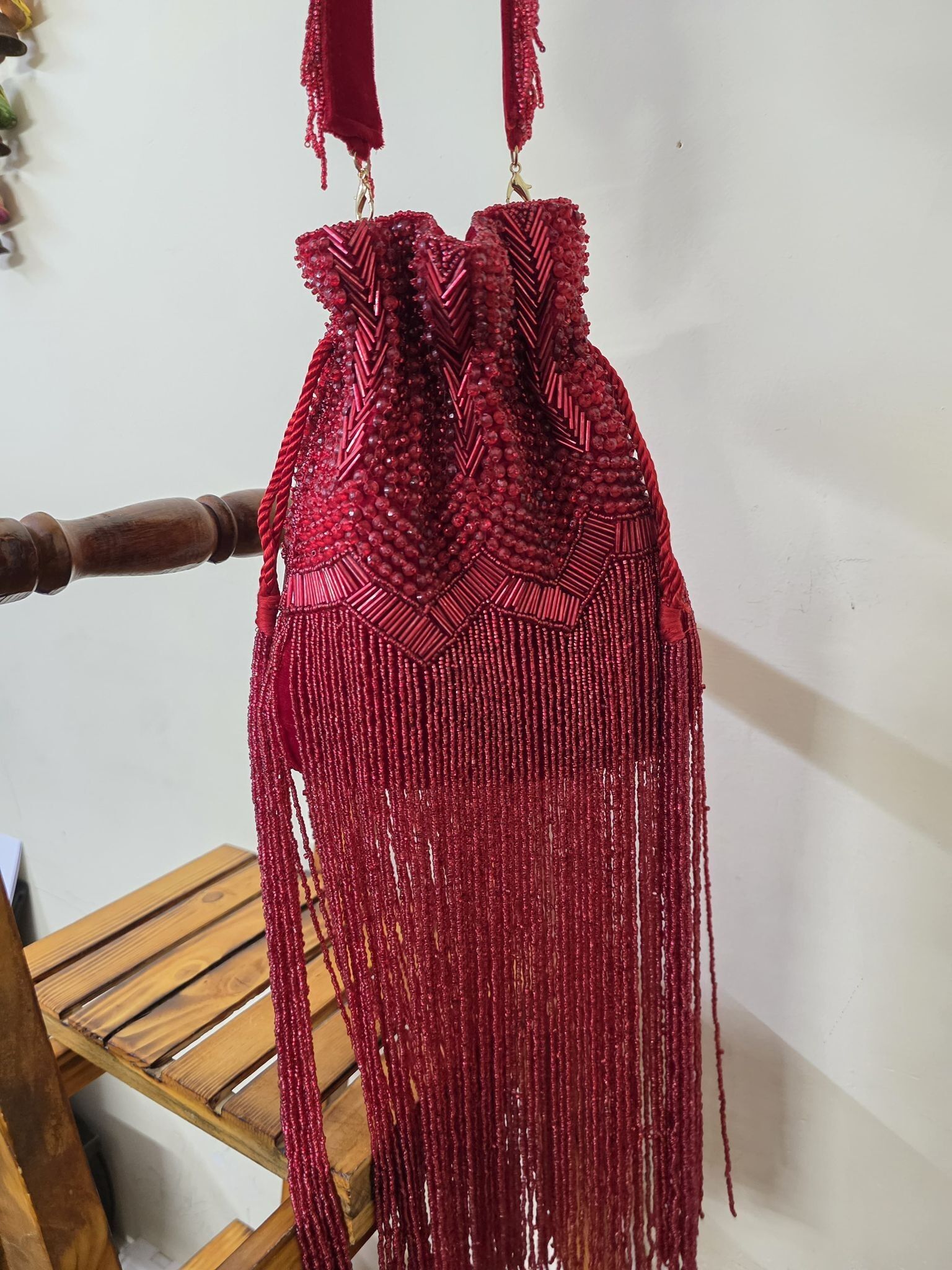 Sulman Bonbonschachtel mit roten Fransen