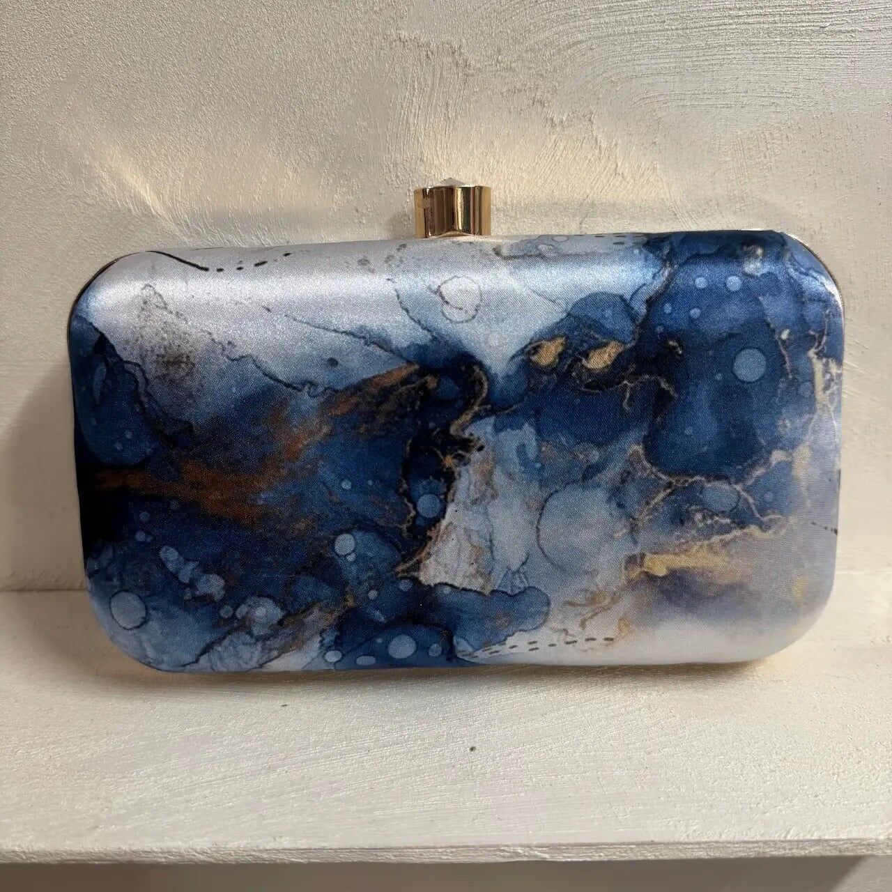 Blaue Tasche mit Galaxie-Print