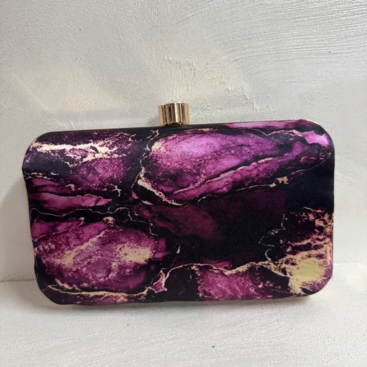 Fuchsia Dunkelgold Marmor Print Tasche