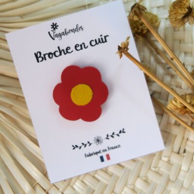 Broche fantaisie en cuir et paillettes - Fleur rouge