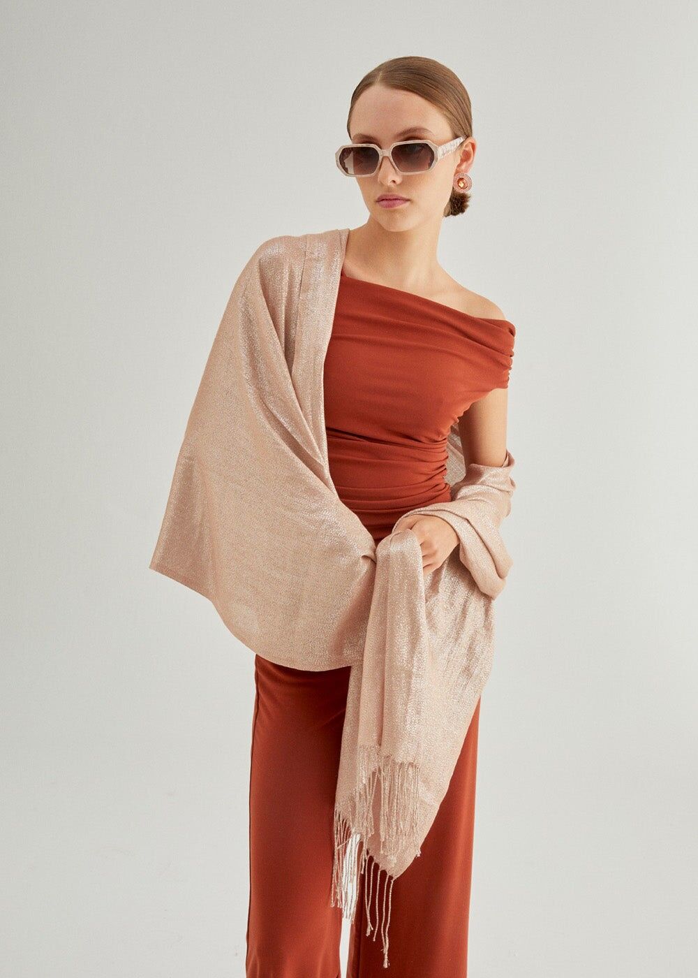 ÉTOLES PARISIENNES EN LUREX BEIGE/ARGENT