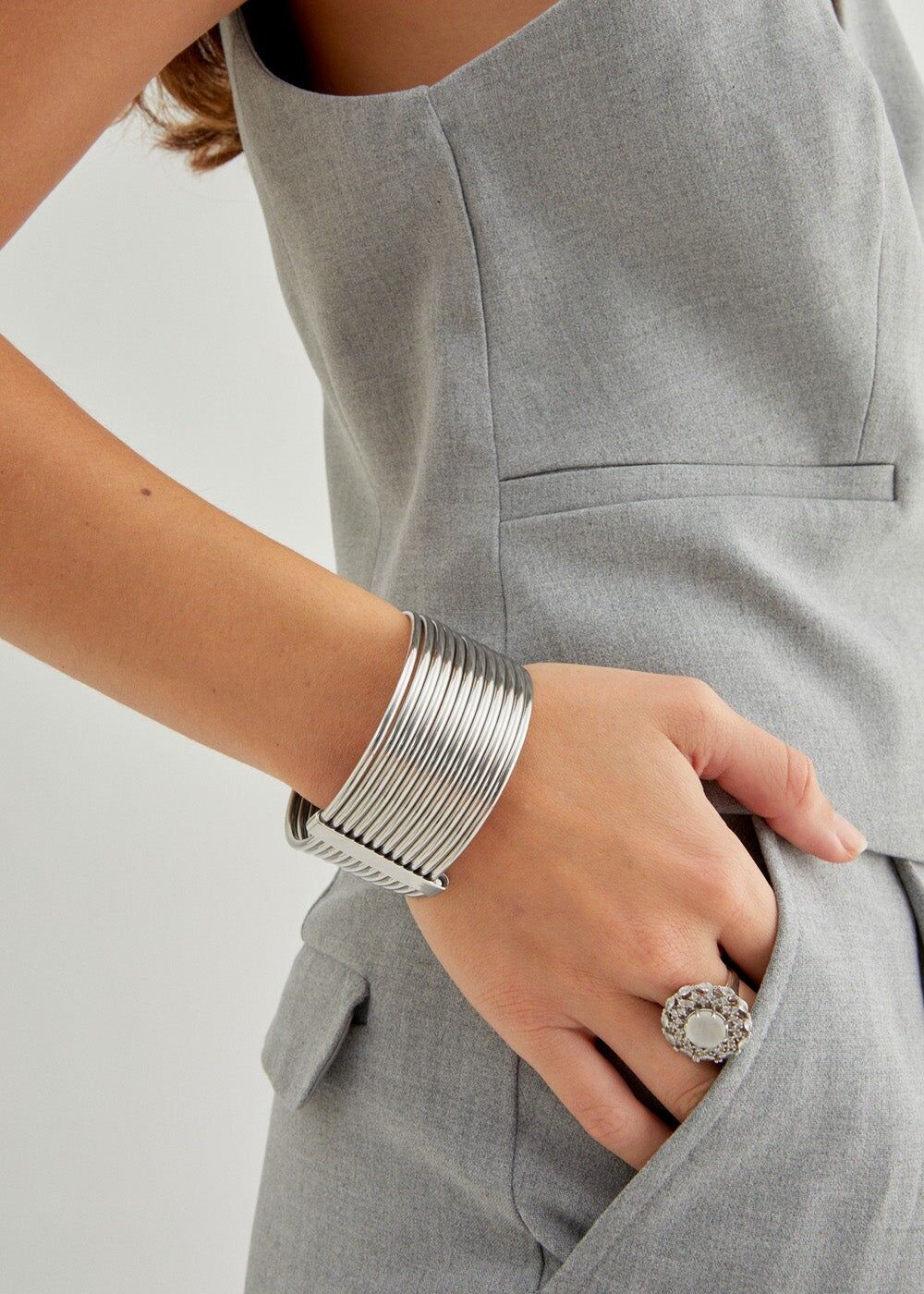 s. ARMBAND AUS STAHLDRAHT + FARBEN