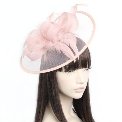 Estilo Doris.Tocado de red y plumas rosa oscuro