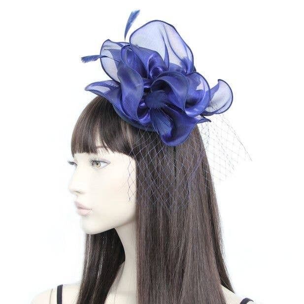 Stile Fleur.Fascinator in chiffon blu navy con cerchietto