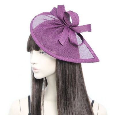 Style Lily.Fascinateur pointu en sinamay aubergine avec boucles
