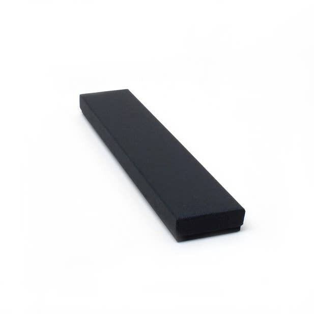 26 x 5 x 2 cm.Schwarze Geschenkbox