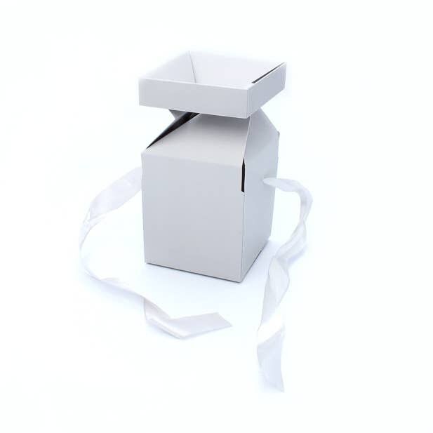 Size: 8.5x8.5x10cm. Dove Grey Folding Gift Box With Attached