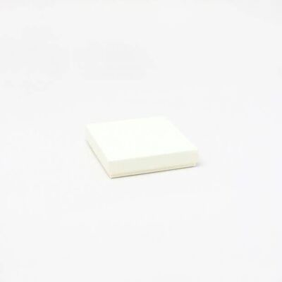 Caja para collares/pulseras. 9x9x2cm.Caja de regalo de color crema