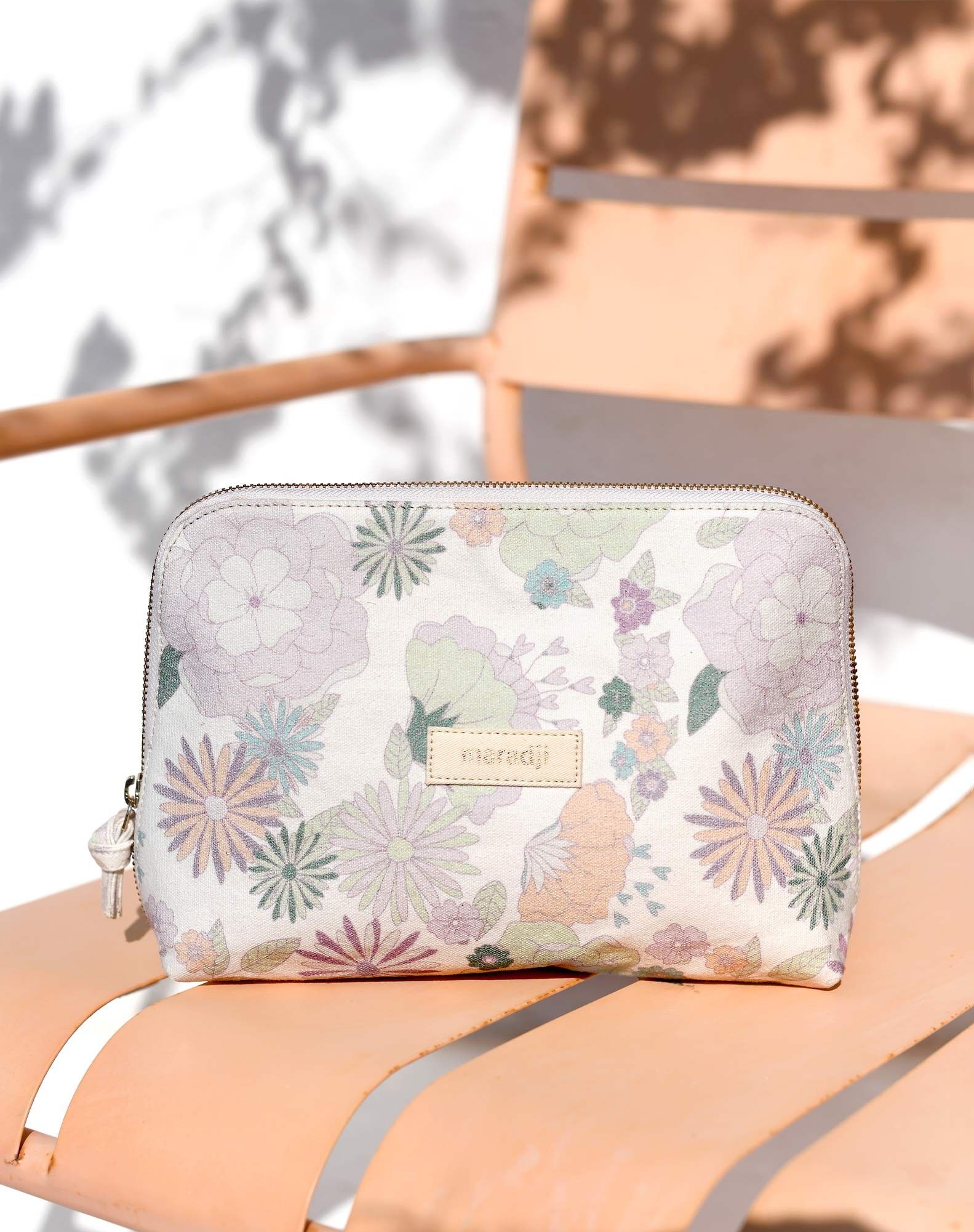 Neceser de algodón con flores lilas de María