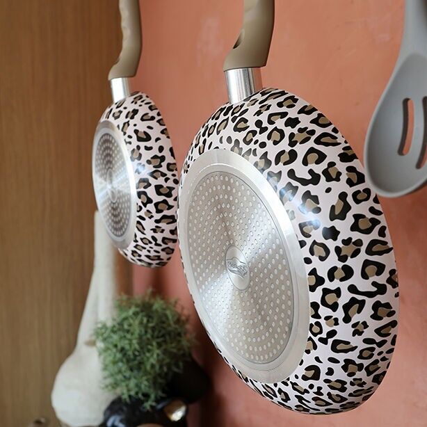Leopard pan 24cm in brown recycled aluminum
