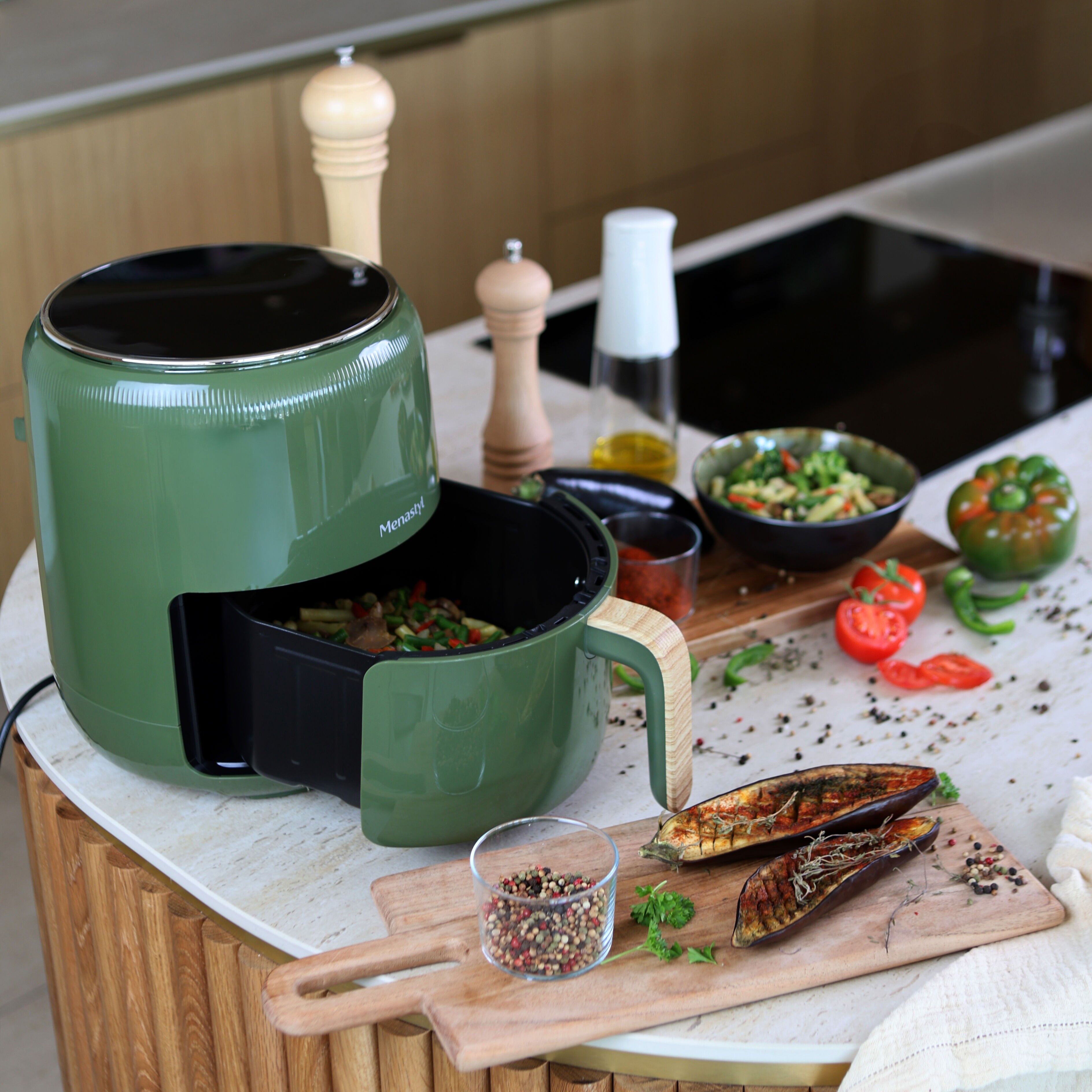 4. Air fryer.5l colorama olive with wood finish handle