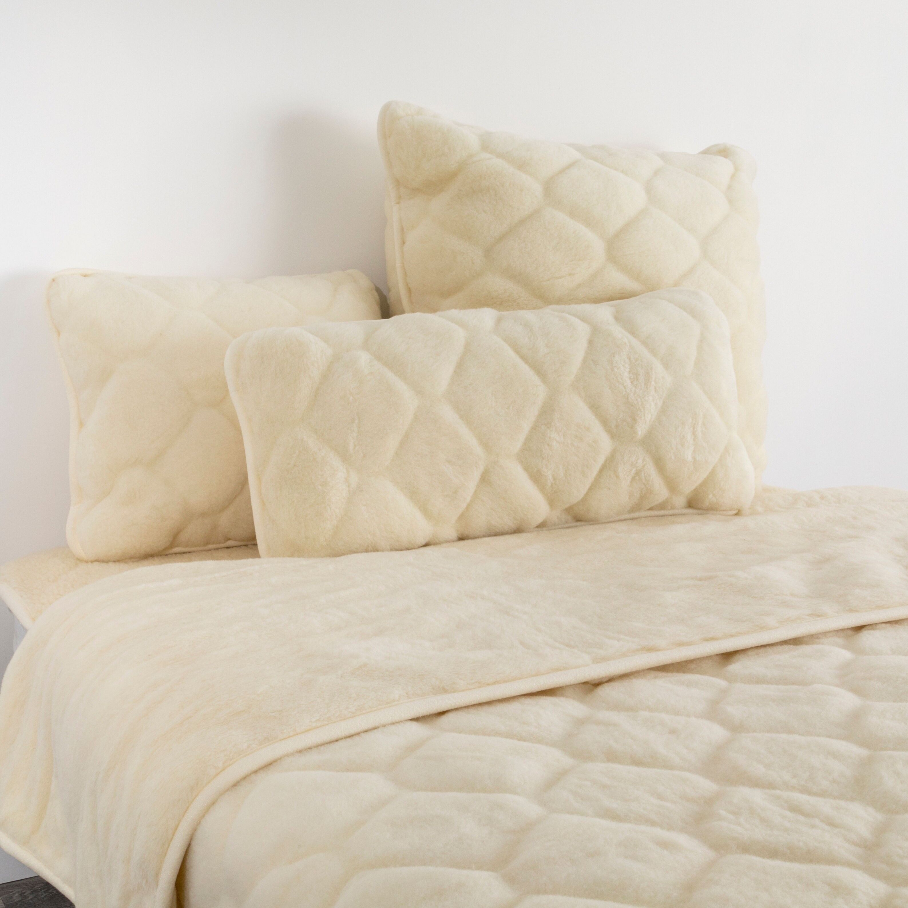 Steppdecke aus Kaschmirwolle – Natürliche Formen