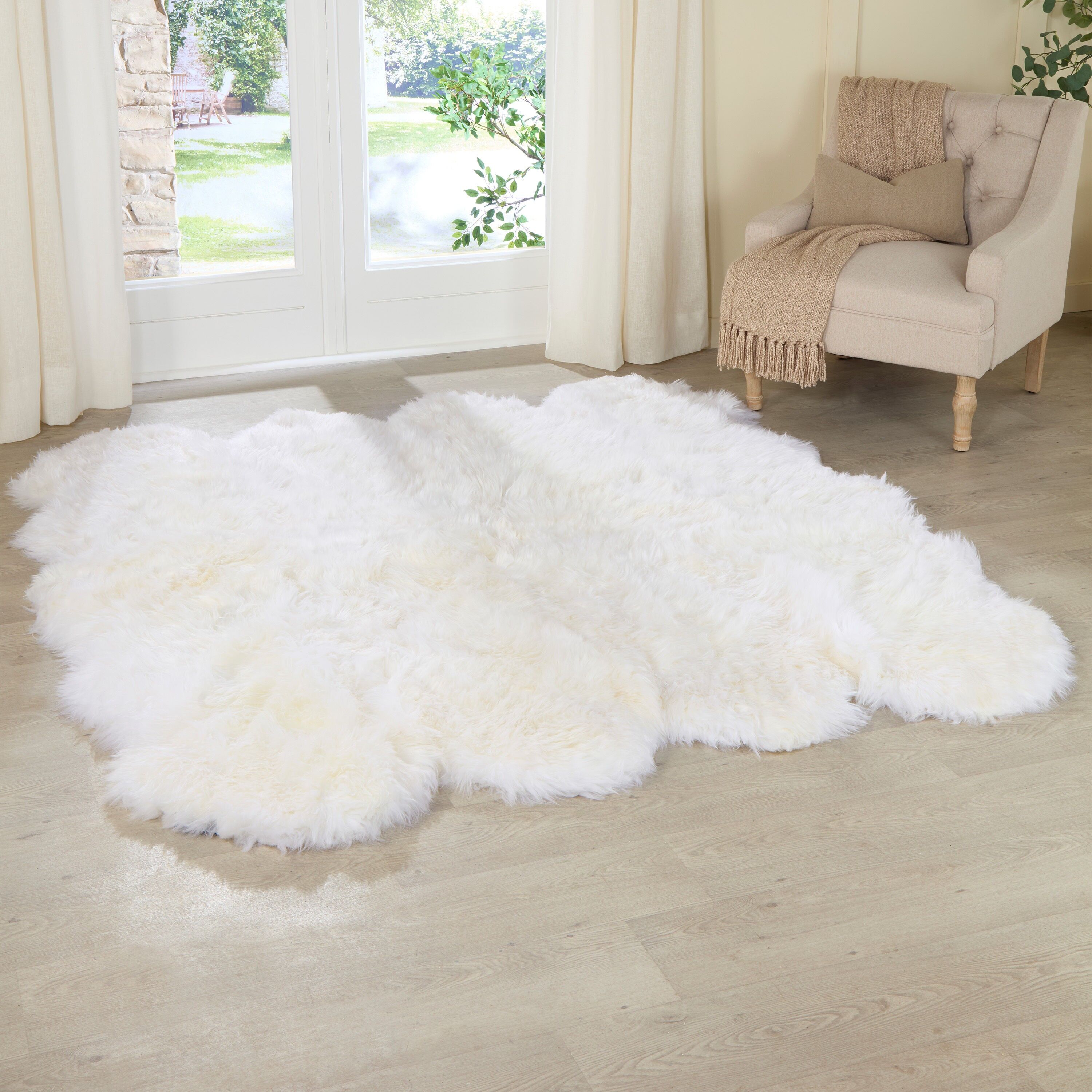 Tapis en peau de mouton Octo blanc naturel