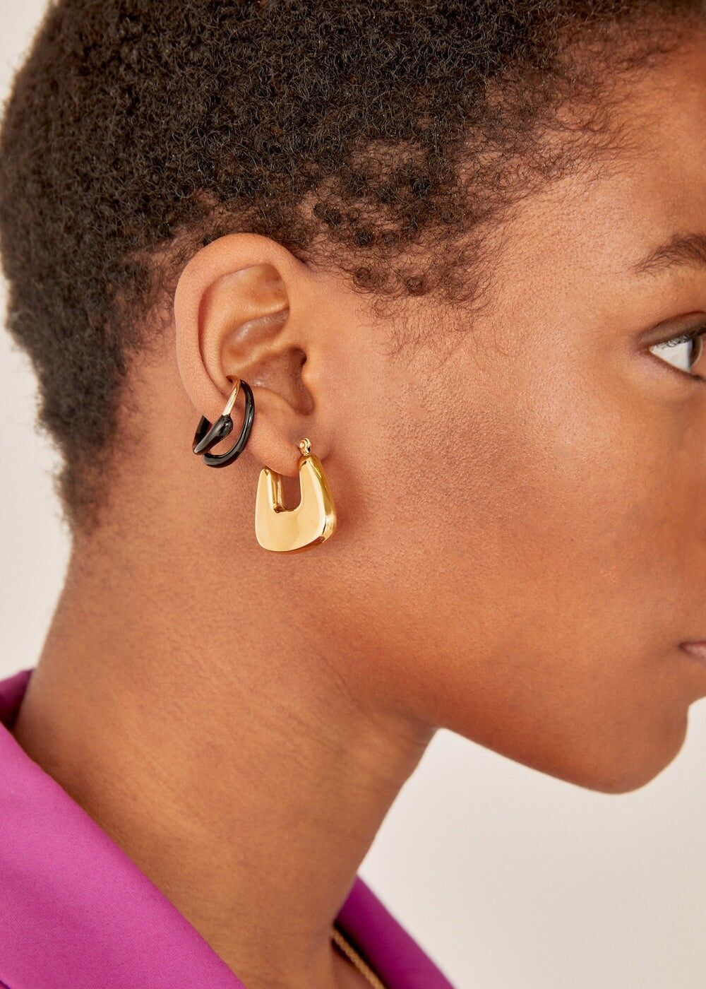 NADIA OHRRINGE SCHWARZ EMAILLIERT